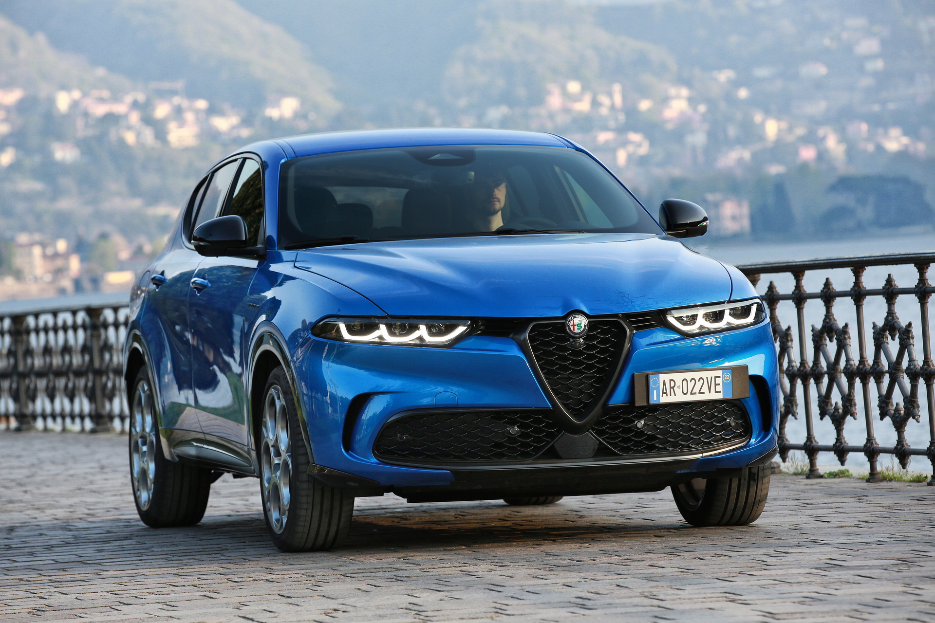 Download 2023 Alfa Romeo Tonale Veloce - Front HD Wallpaper 1920x1280 #13