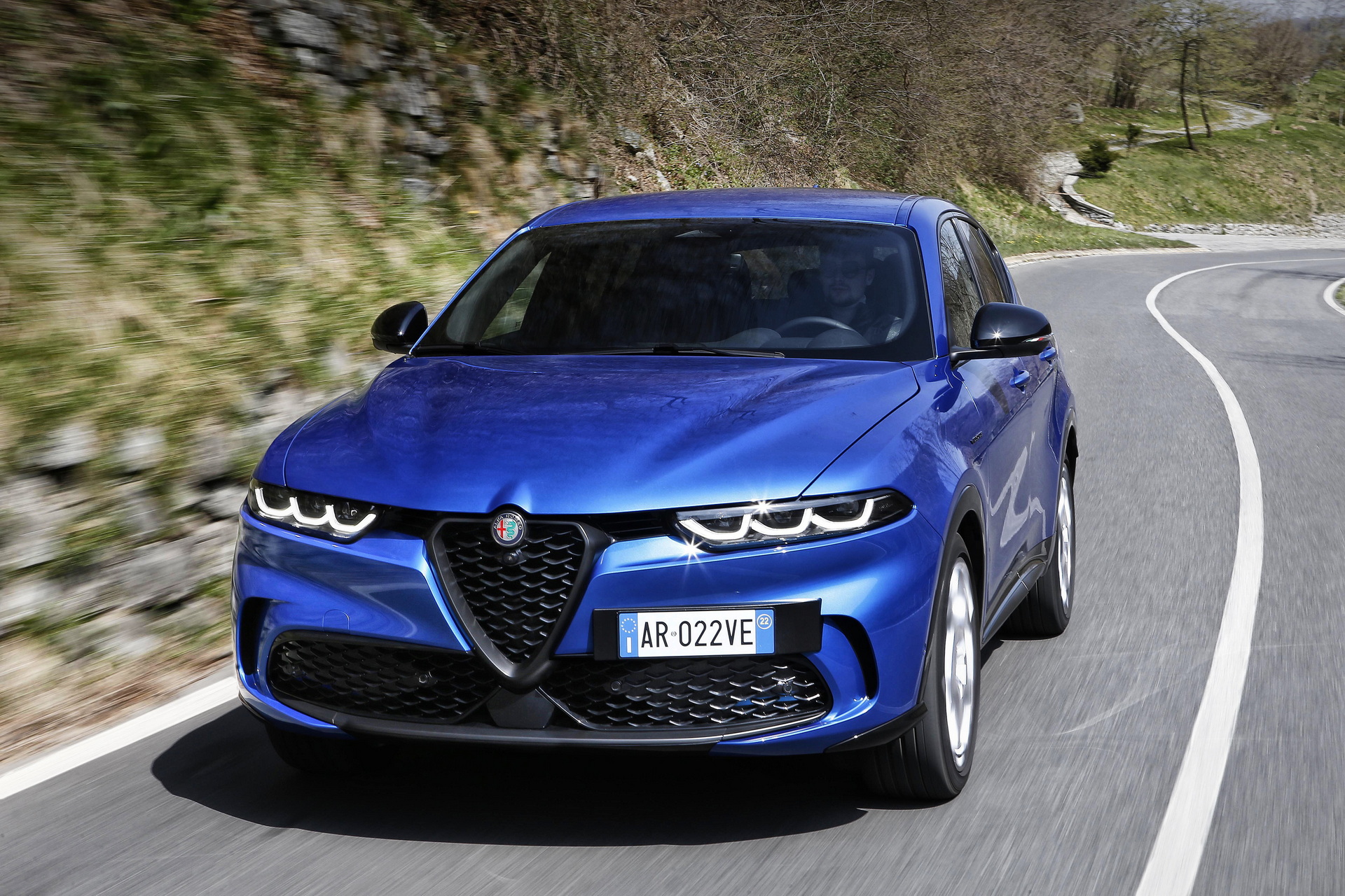 Download 2023 Alfa Romeo Tonale Veloce - Front HD Wallpaper 1920x1280 #7