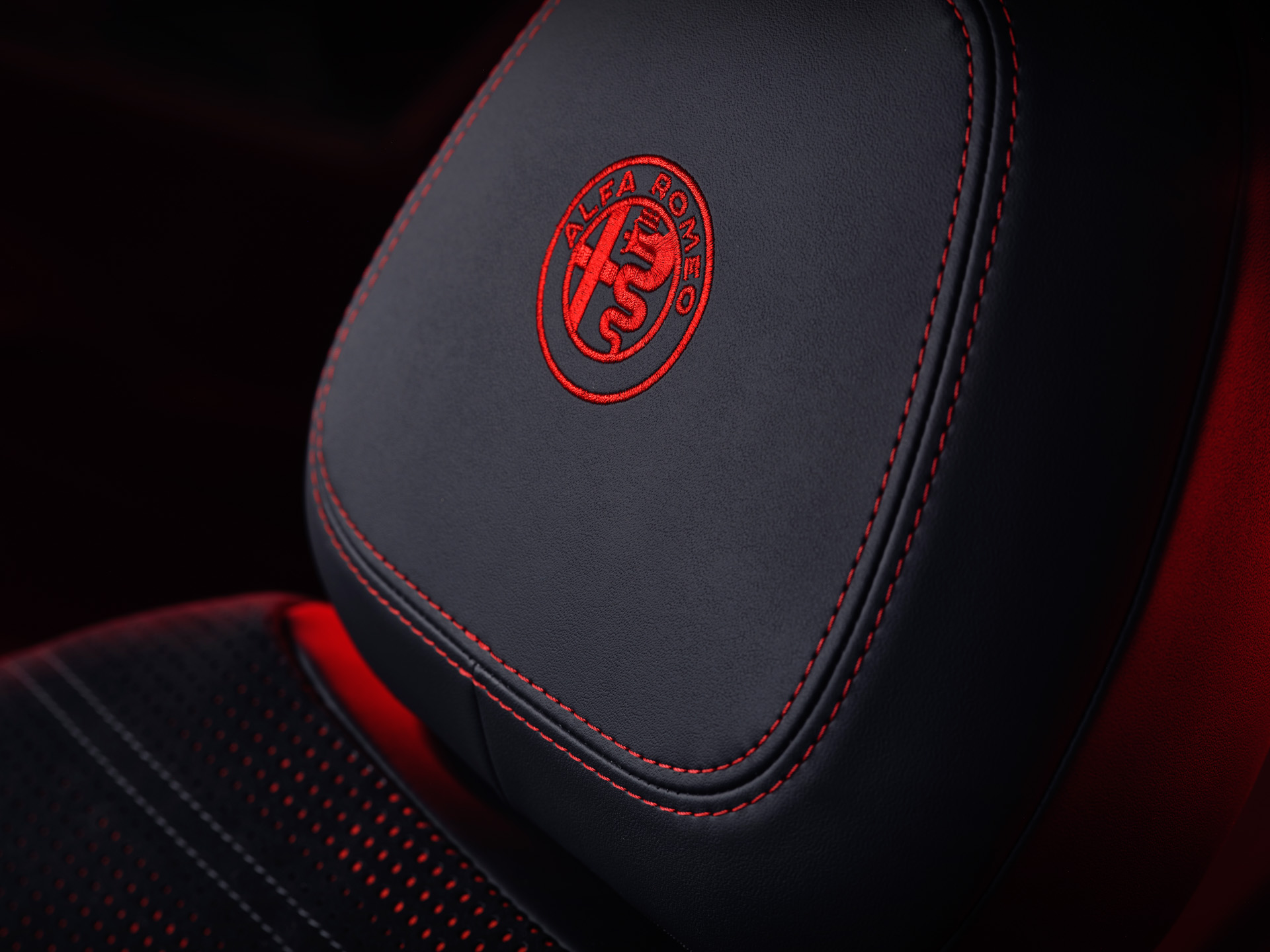 Download 2023 Alfa Romeo Tonale Veloce - Interior, Seats HD Wallpaper 1920x1440 #53