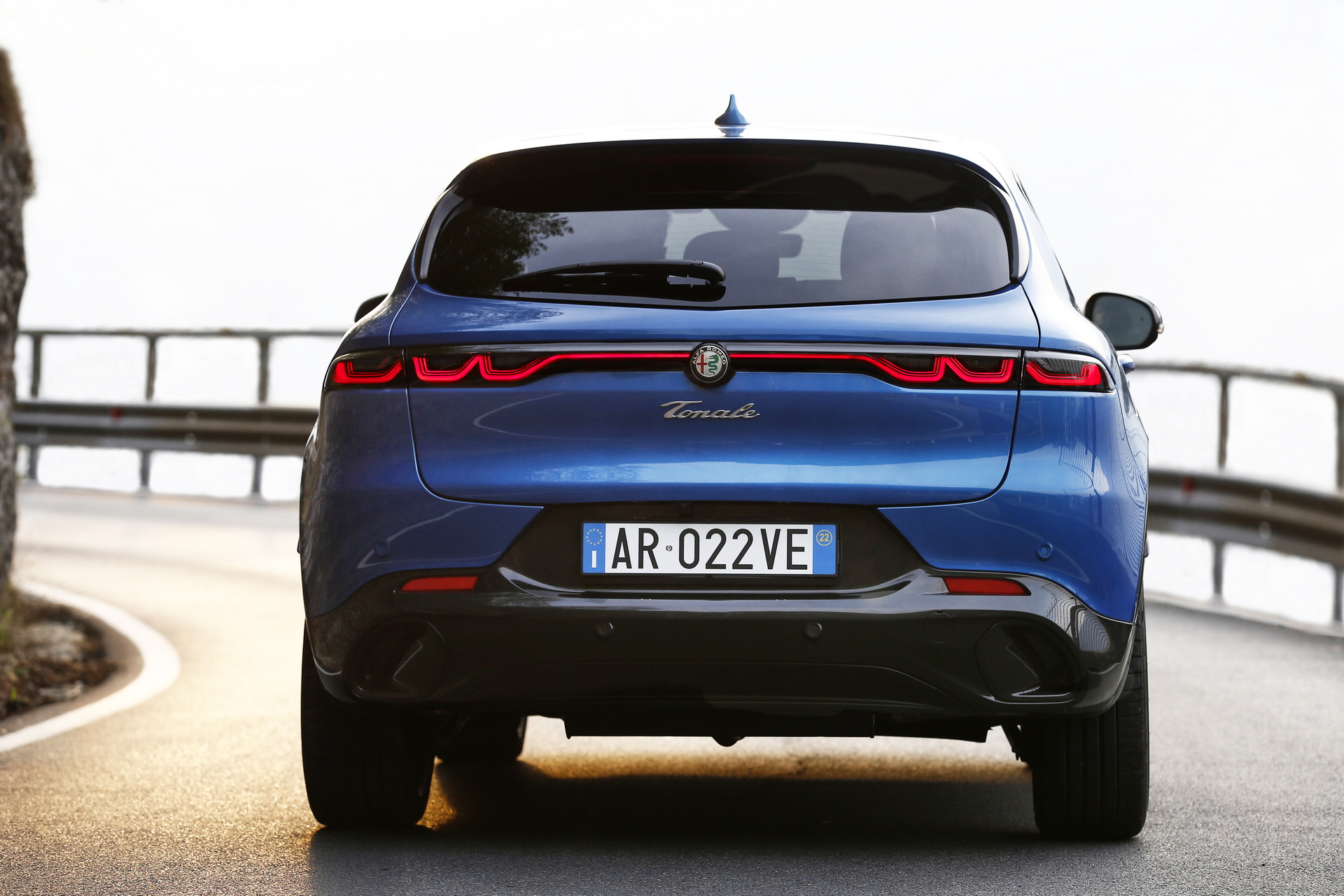Download 2023 Alfa Romeo Tonale Veloce - Rear HD Wallpaper 1920x1280 #14