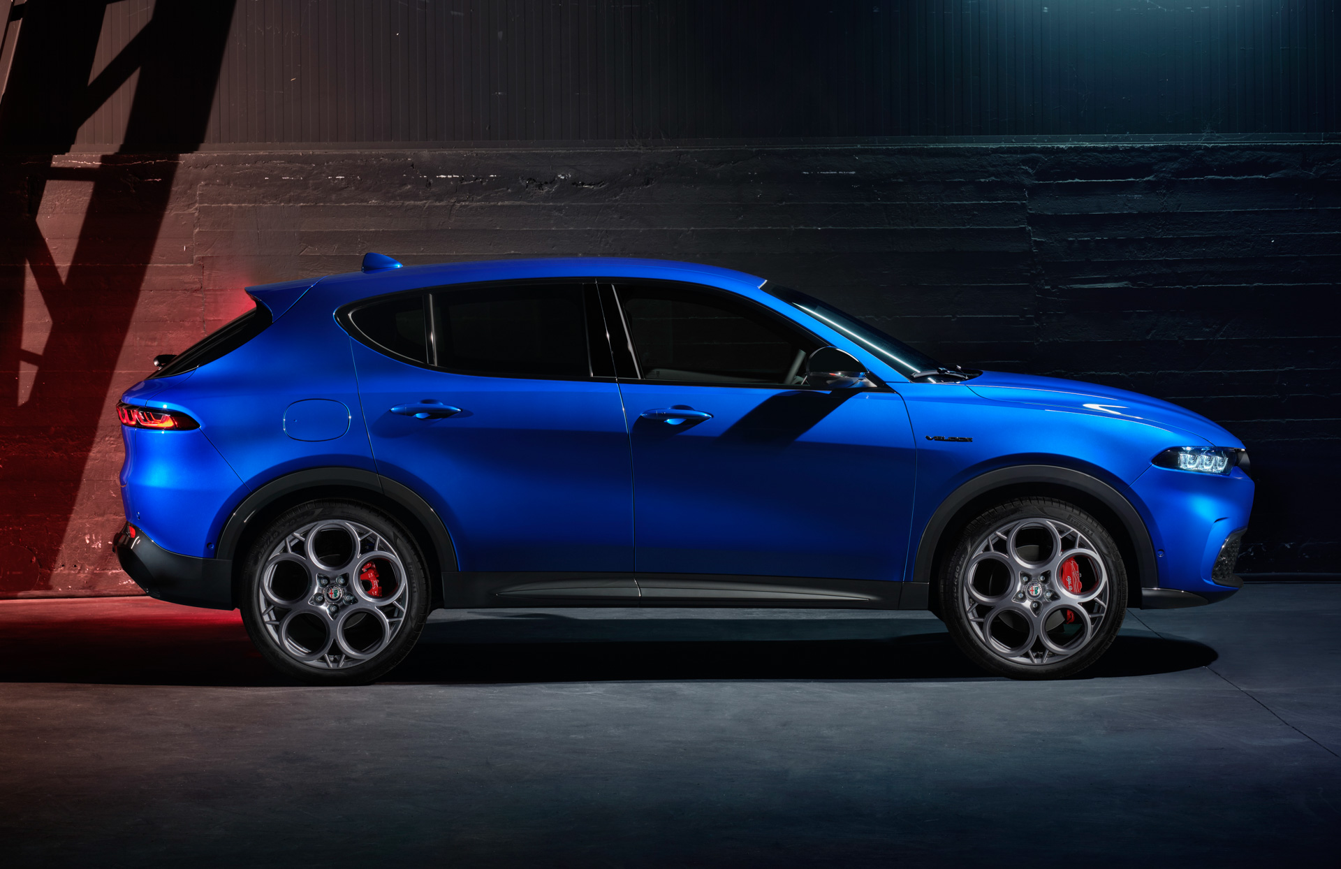 Download 2023 Alfa Romeo Tonale Veloce - Side HD Wallpaper 1920x1244 #42