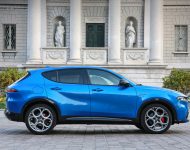 2023 Alfa Romeo Tonale Veloce - Side Wallpaper 190x150