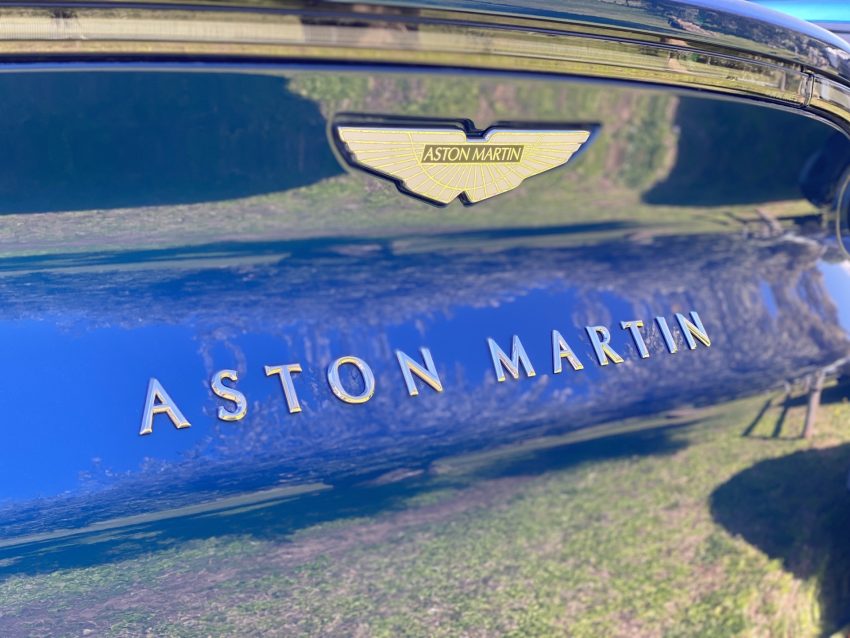 2023 Aston Martin DBX707 - Badge Wallpaper 850x638 #49