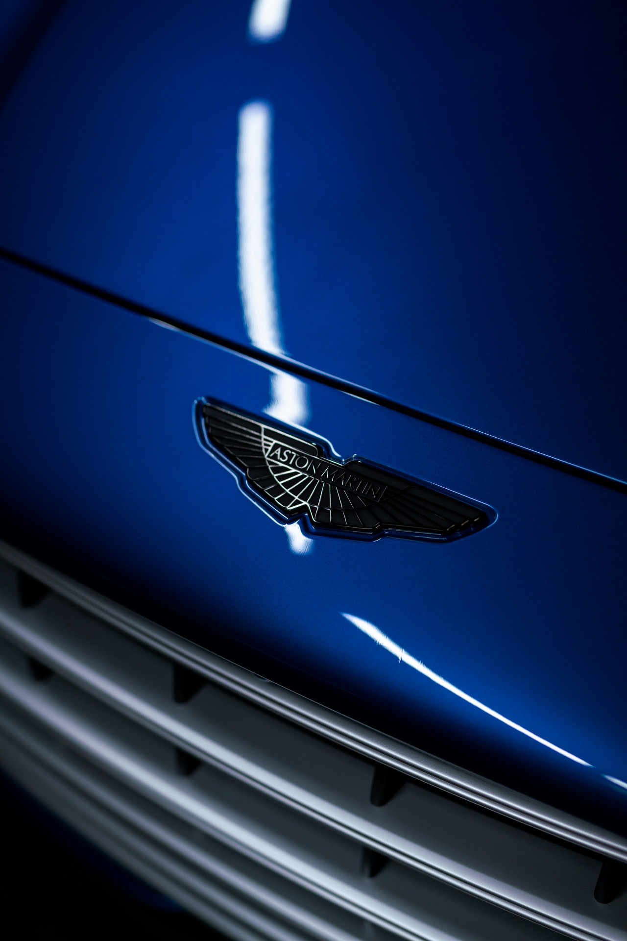 Download 2023 Aston Martin DBX707 - Badge HD Phone Wallpaper 1280x1920 #13