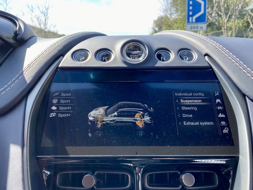 2023 Aston Martin DBX707 - Central Console Wallpaper 850x638 #57