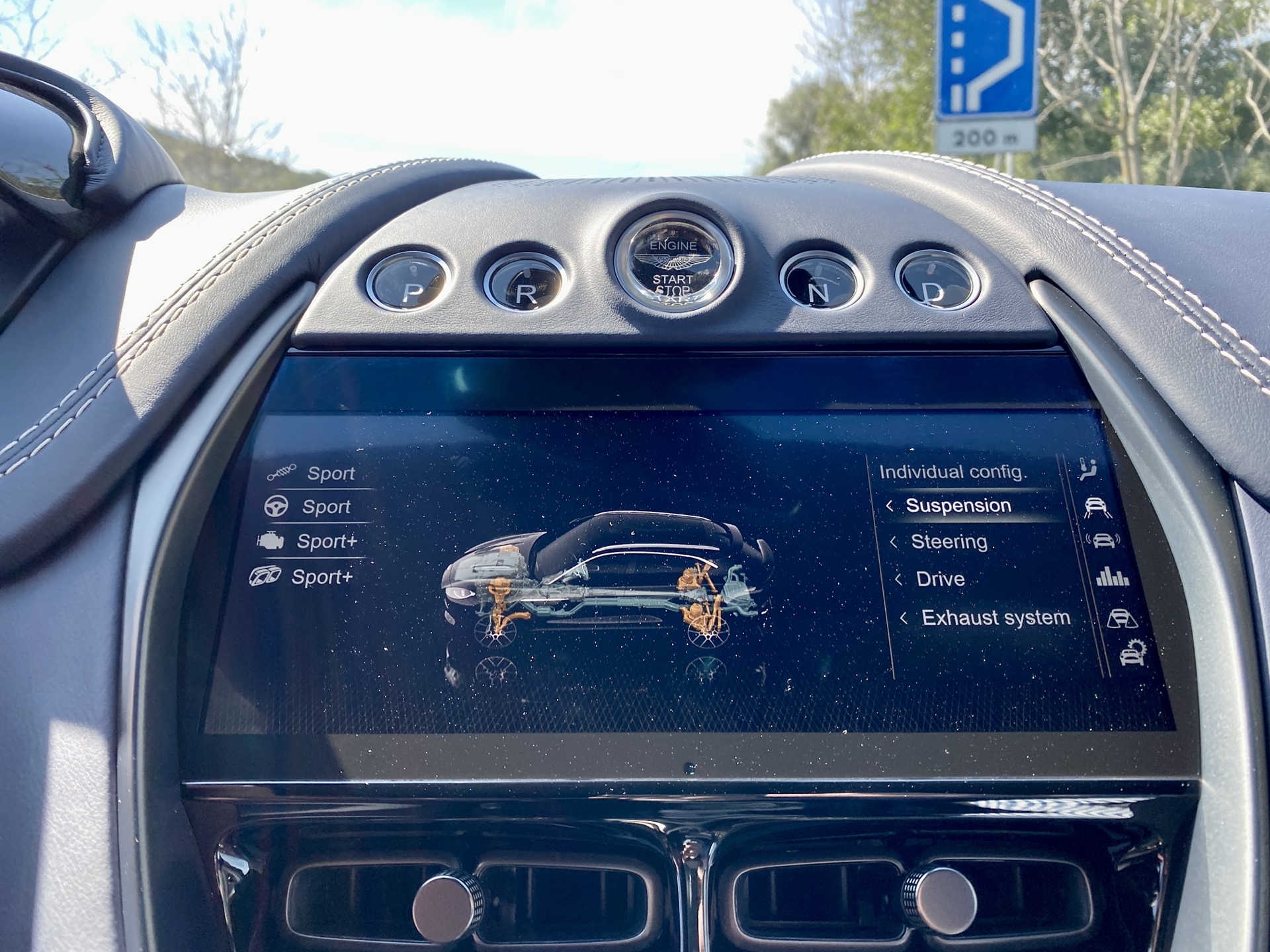 Download 2023 Aston Martin DBX707 - Central Console HD Wallpaper 1920x1440 #57