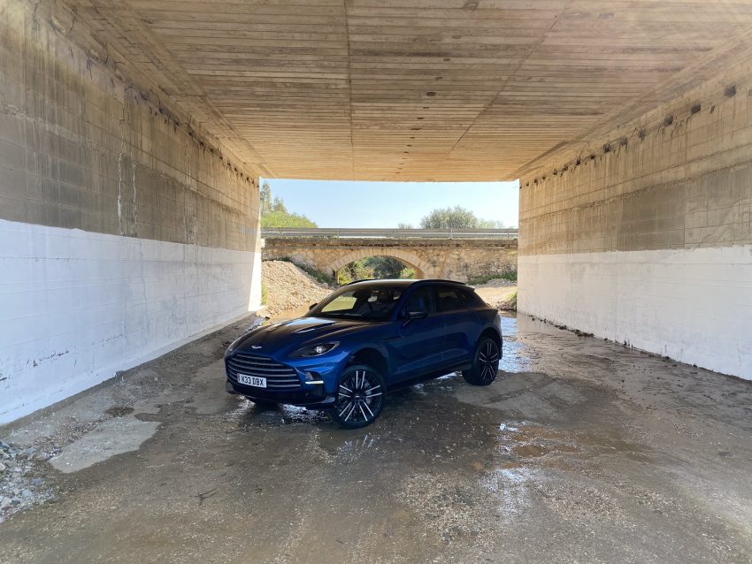 2023 Aston Martin DBX707 - Front Three-Quarter Wallpaper 850x638 #42