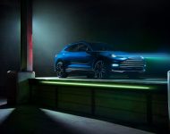 2023 Aston Martin DBX707 - Front Three-Quarter Wallpaper 190x150