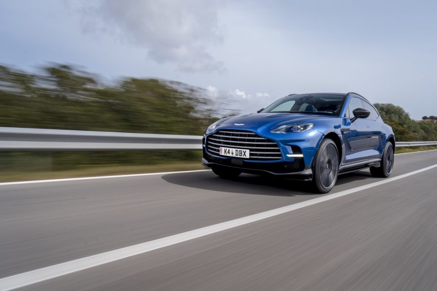 2023 Aston Martin DBX707 - Front Three-Quarter Wallpaper 850x567 #24
