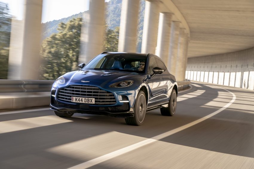 2023 Aston Martin DBX707 - Front Three-Quarter Wallpaper 850x567 #29