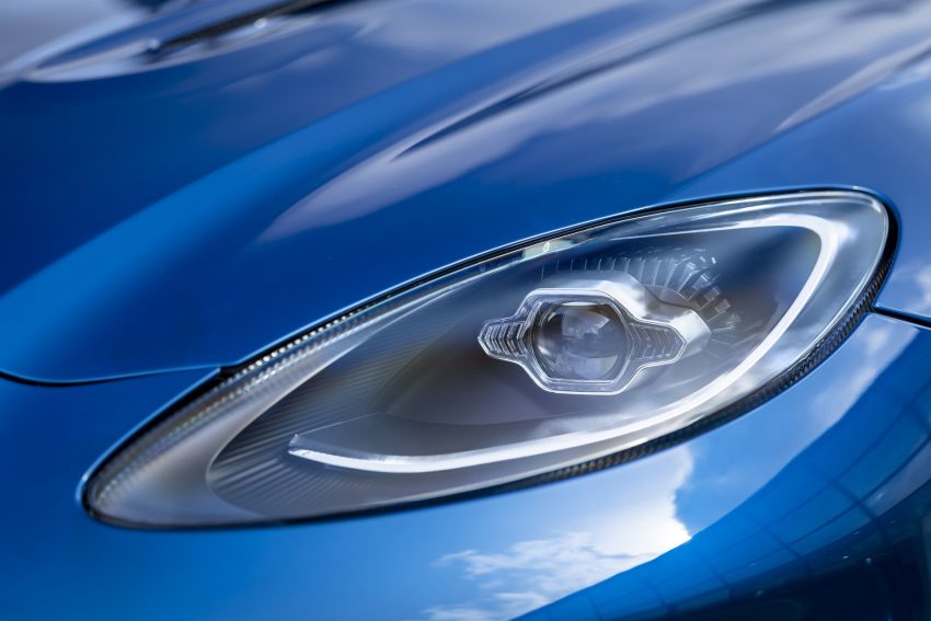 2023 Aston Martin DBX707 - Headlight Wallpaper 850x567 #44