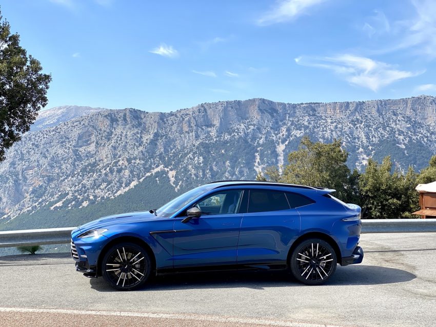 2023 Aston Martin DBX707 - Side Wallpaper 850x638 #36