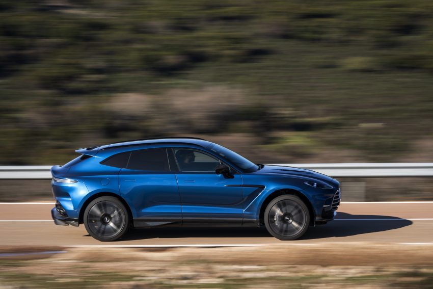 2023 Aston Martin DBX707 - Side Wallpaper 850x567 #26