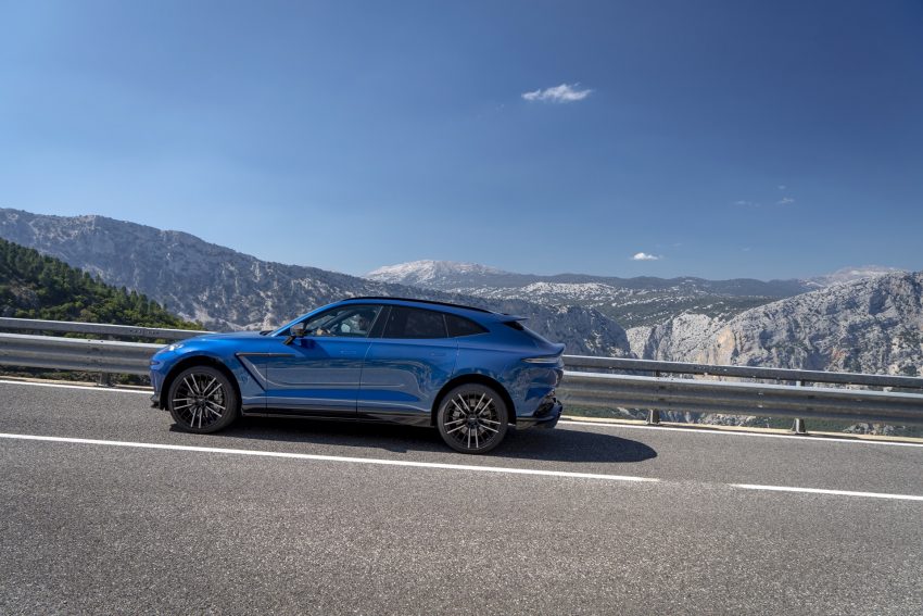 2023 Aston Martin DBX707 - Side Wallpaper 850x567 #28