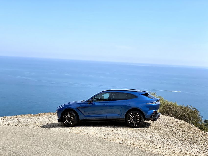 2023 Aston Martin DBX707 - Side Wallpaper 850x638 #38