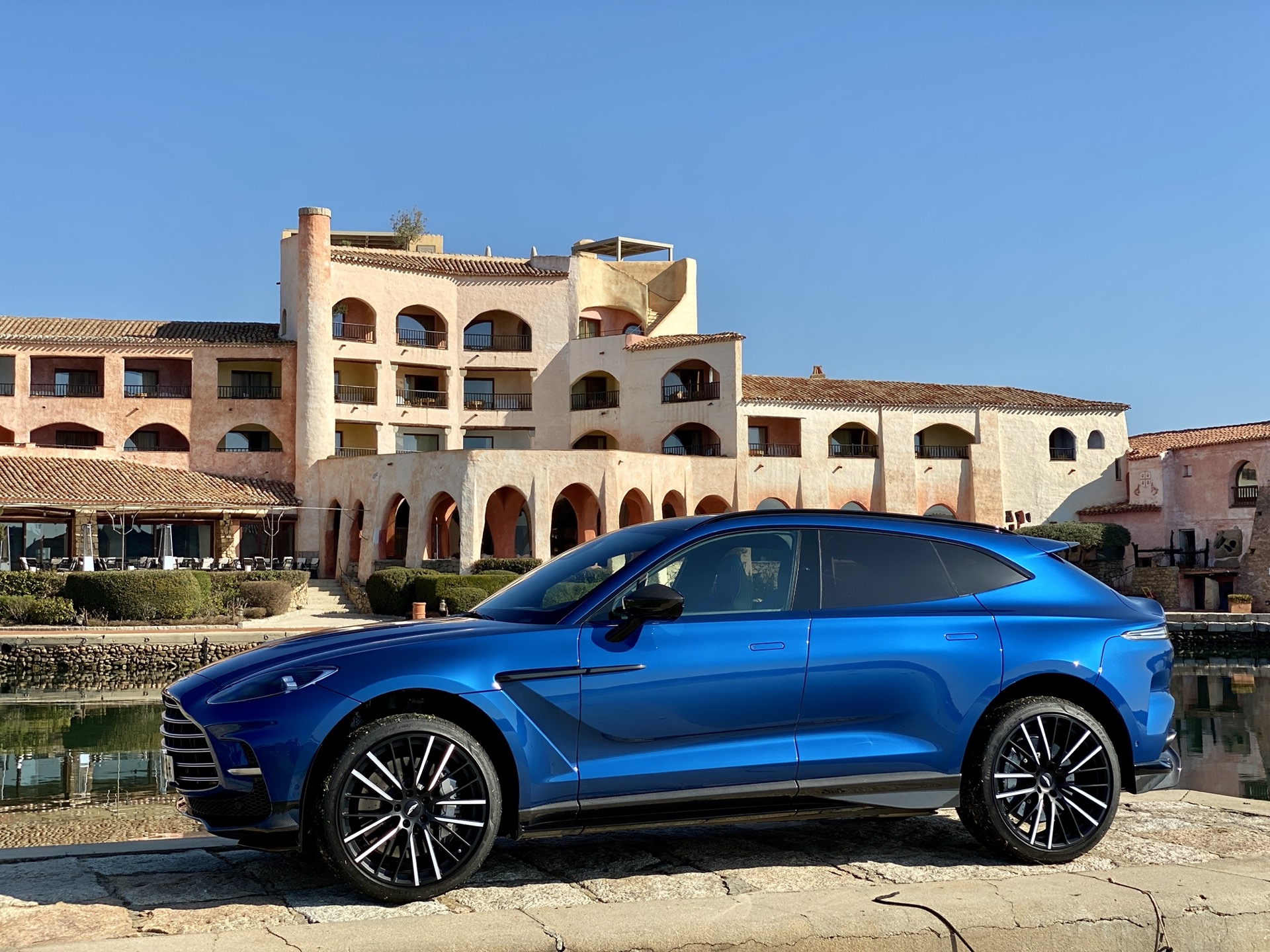 Download 2023 Aston Martin DBX707 - Side HD Wallpaper 1920x1440 #40