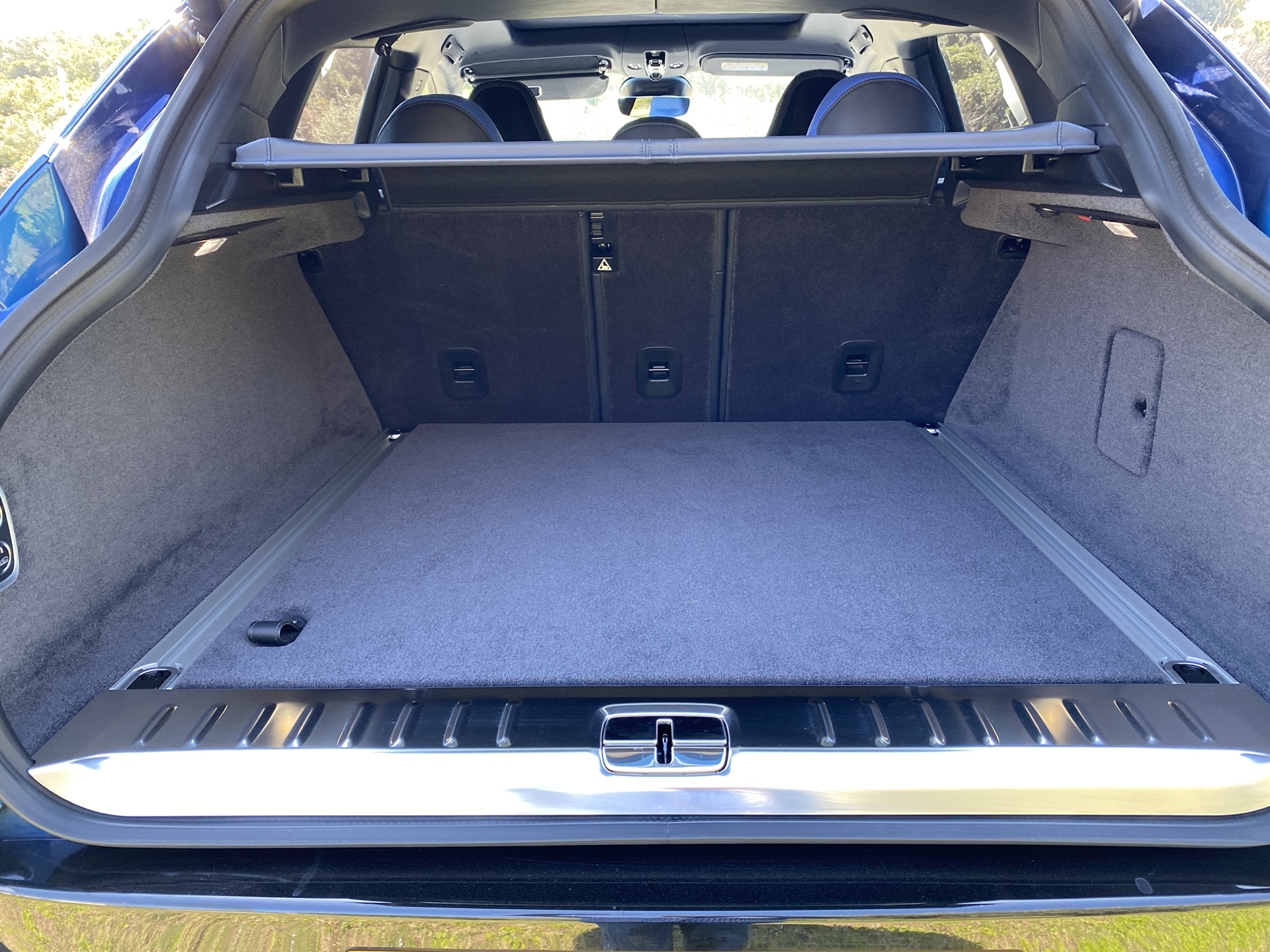 Download 2023 Aston Martin DBX707 - Trunk HD Wallpaper 1920x1440 #65