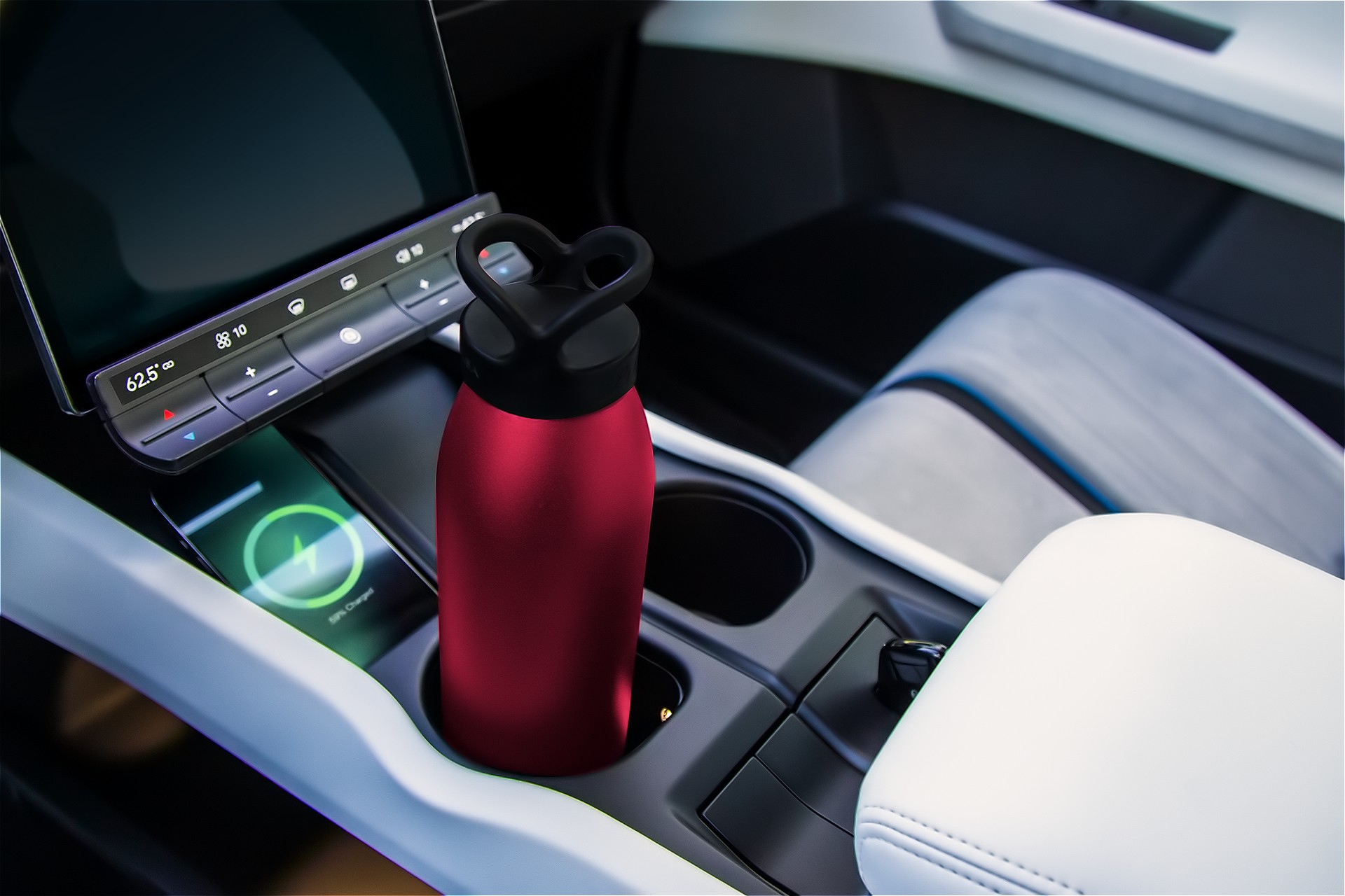 Download 2023 Fisker Ocean - Interior, Detail HD Wallpaper 1920x1280 #21
