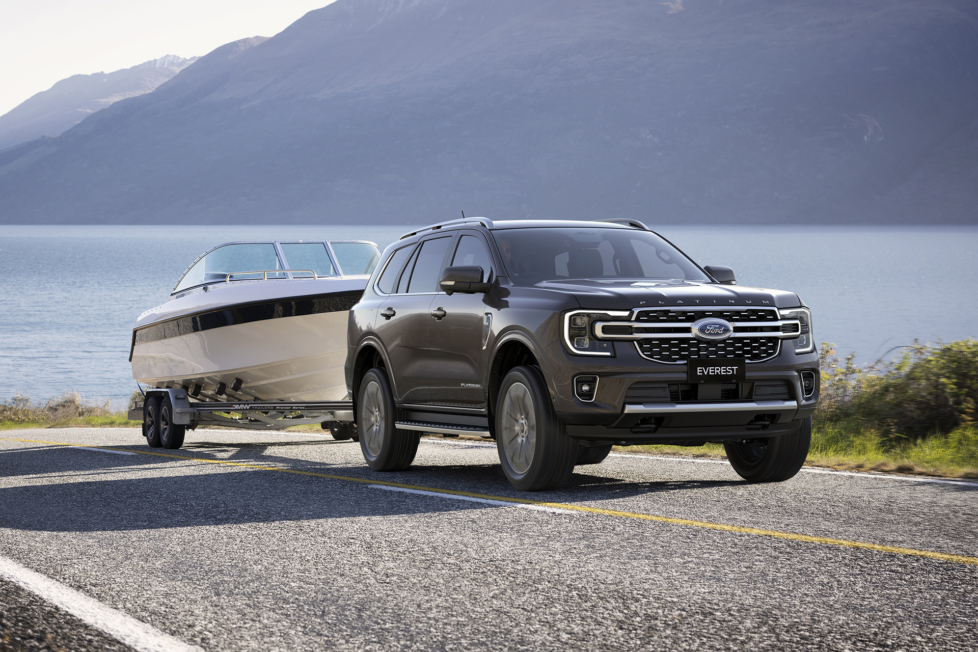 Download 2023 Ford Everest Platinum - Front Three-Quarter HD Wallpaper 1920x1280 #1