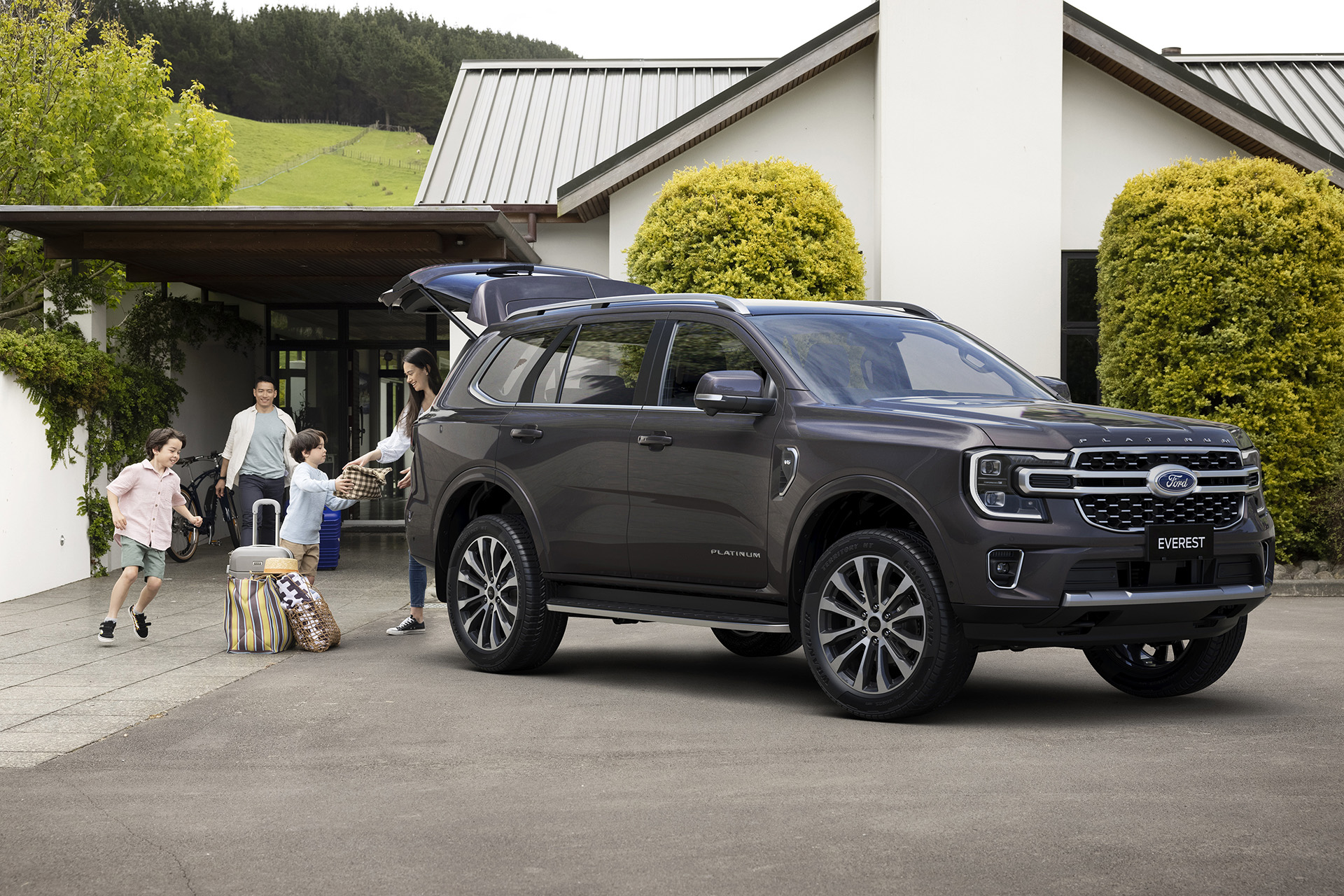 Download 2023 Ford Everest Platinum - Front Three-Quarter HD Wallpaper 1920x1280 #5