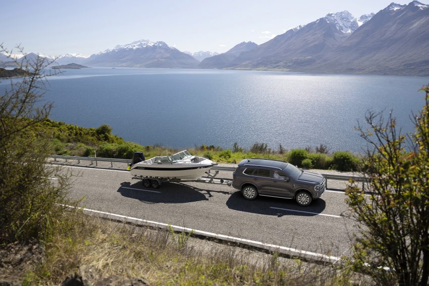 2023 Ford Everest Platinum - Side Wallpaper 850x567 #2