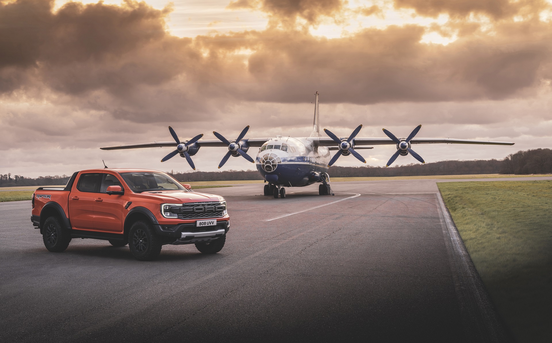 Download 2023 Ford Ranger Raptor - Front Three-Quarter HD Wallpaper 1920x1193 #18