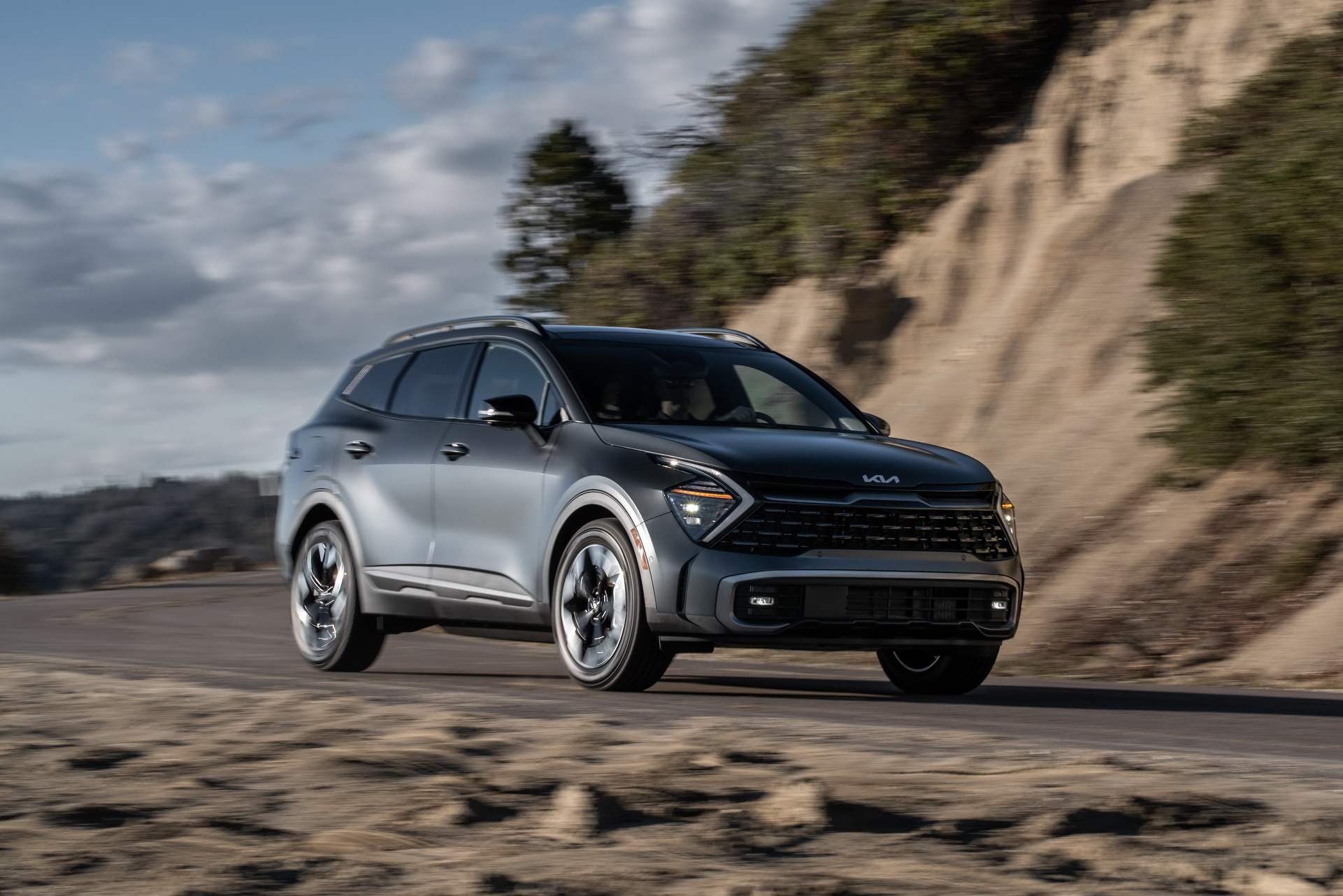 Download 2023 Kia Sportage PHEV - Front Three-Quarter HD Wallpaper 1921x1281 #5