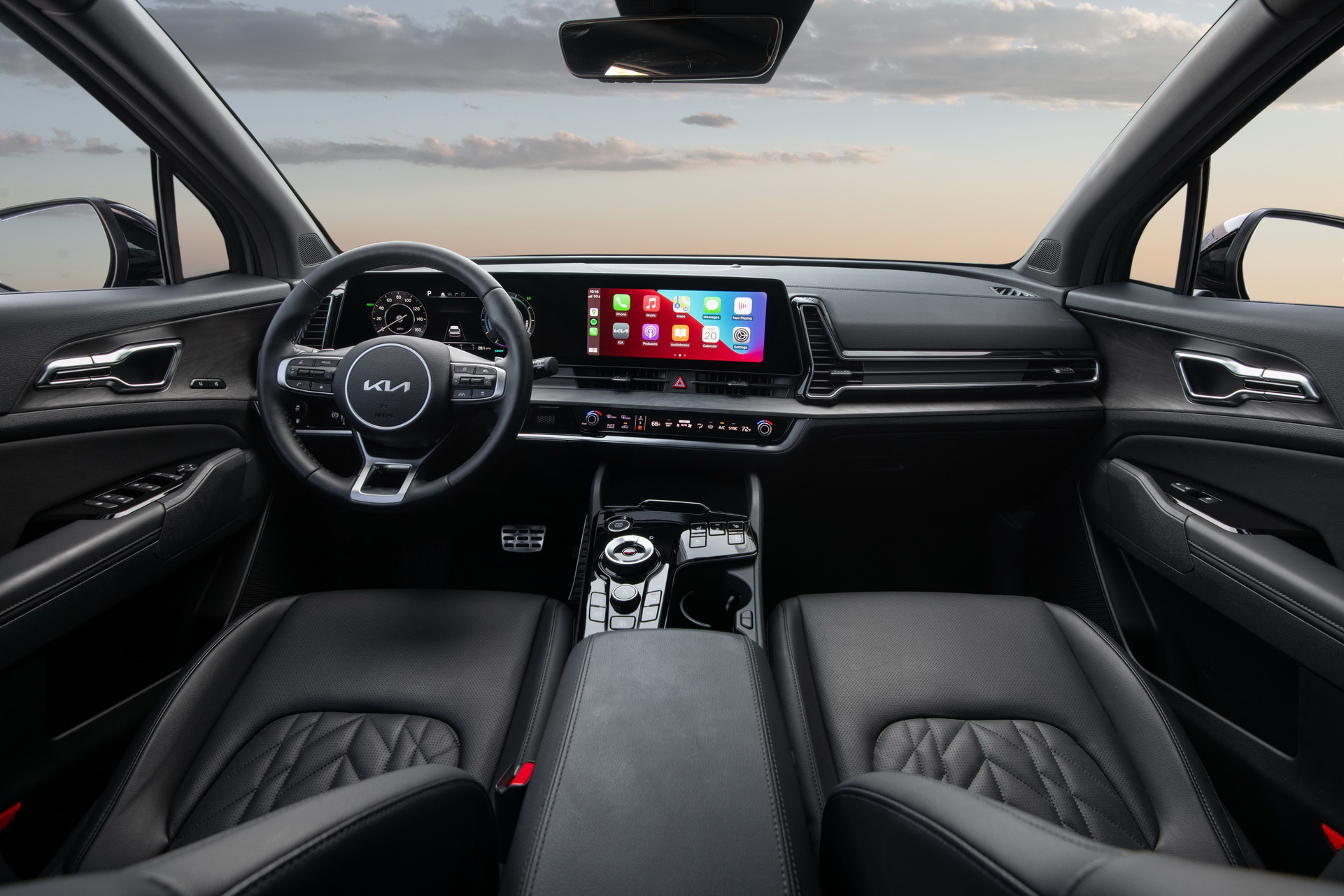 Download 2023 Kia Sportage PHEV - Interior, Cockpit HD Wallpaper 1921x1281 #28