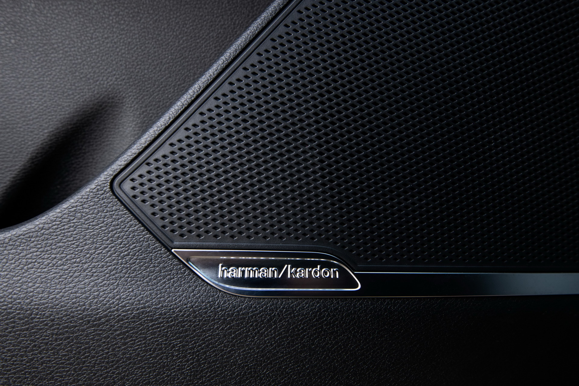 Download 2023 Kia Sportage PHEV - Interior, Detail HD Wallpaper 1921x1281 #30