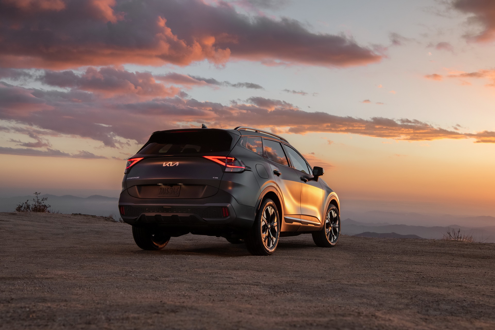 Download 2023 Kia Sportage PHEV - Rear HD Wallpaper 1921x1281 #15