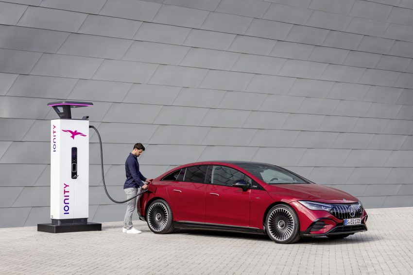 2023 Mercedes-AMG EQE 43 4Matic - Charging Wallpaper 850x567 #30