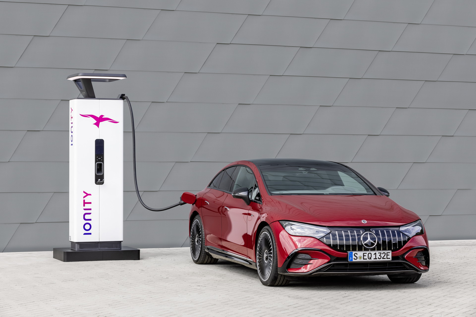 Download 2023 Mercedes-AMG EQE 43 4Matic - Charging HD Wallpaper 1921x1281 #31