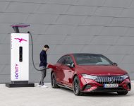 2023 Mercedes-AMG EQE 43 4Matic - Charging Wallpaper 190x150