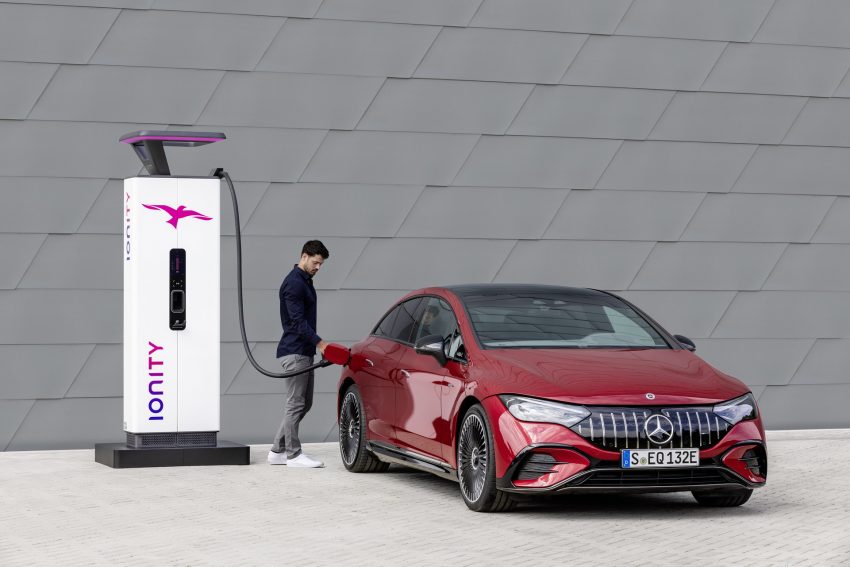 2023 Mercedes-AMG EQE 43 4Matic - Charging Wallpaper 850x567 #32