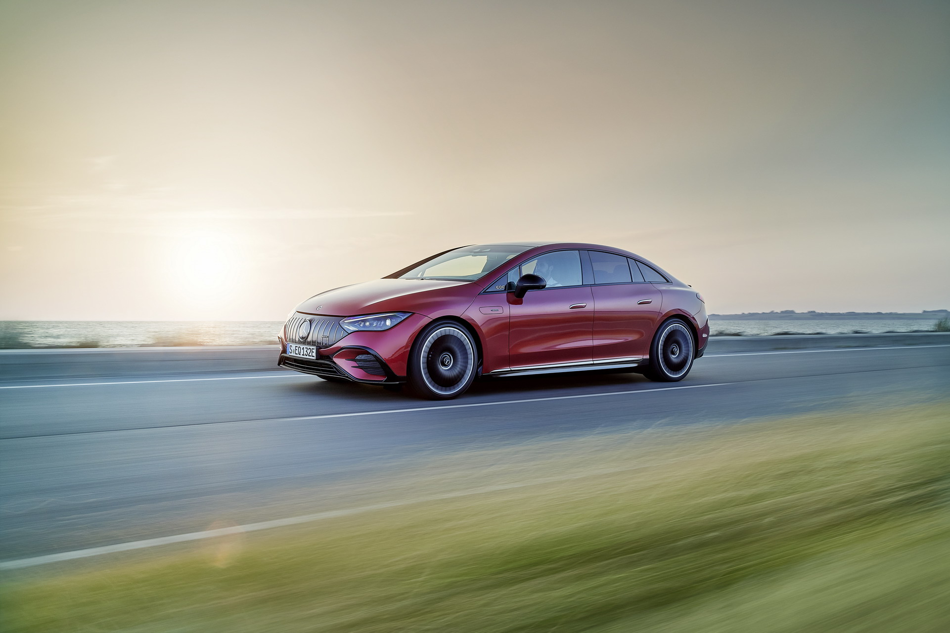 Download 2023 Mercedes-AMG EQE 43 4Matic - Front Three-Quarter HD Wallpaper 1921x1281 #3