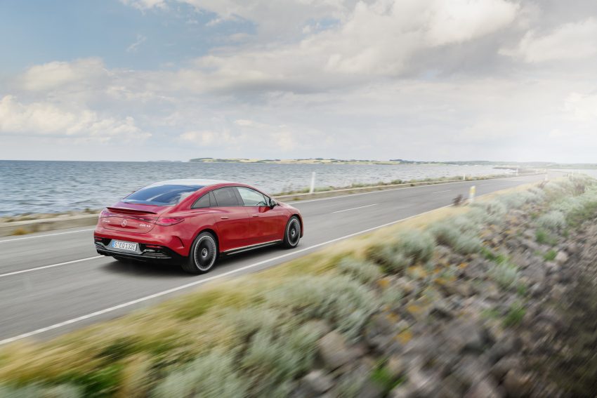 2023 Mercedes-AMG EQE 43 4Matic - Rear Three-Quarter Wallpaper 850x567 #7