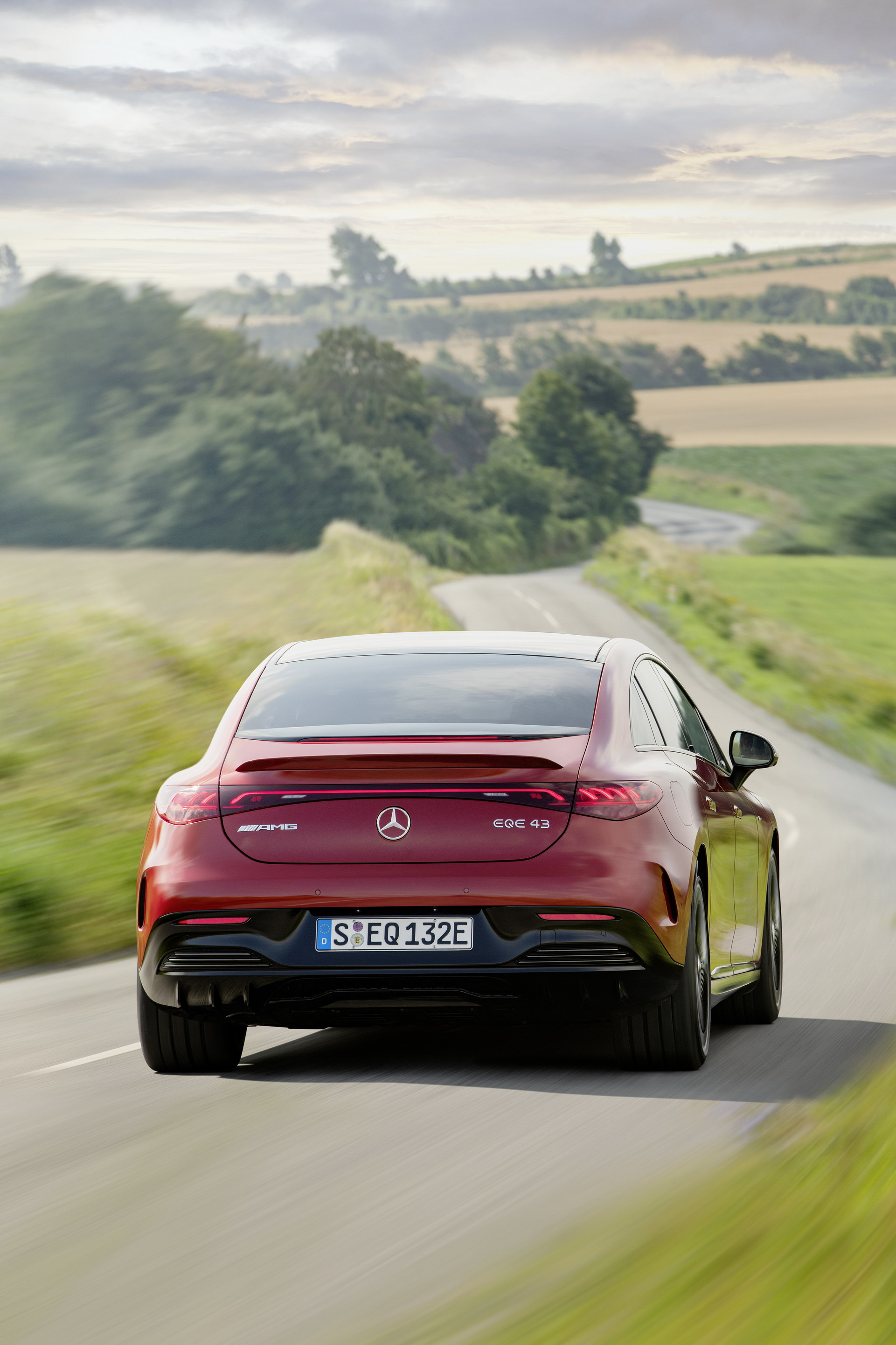 Download 2023 Mercedes-AMG EQE 43 4Matic - Rear HD Phone Wallpaper 1921x2882 #10