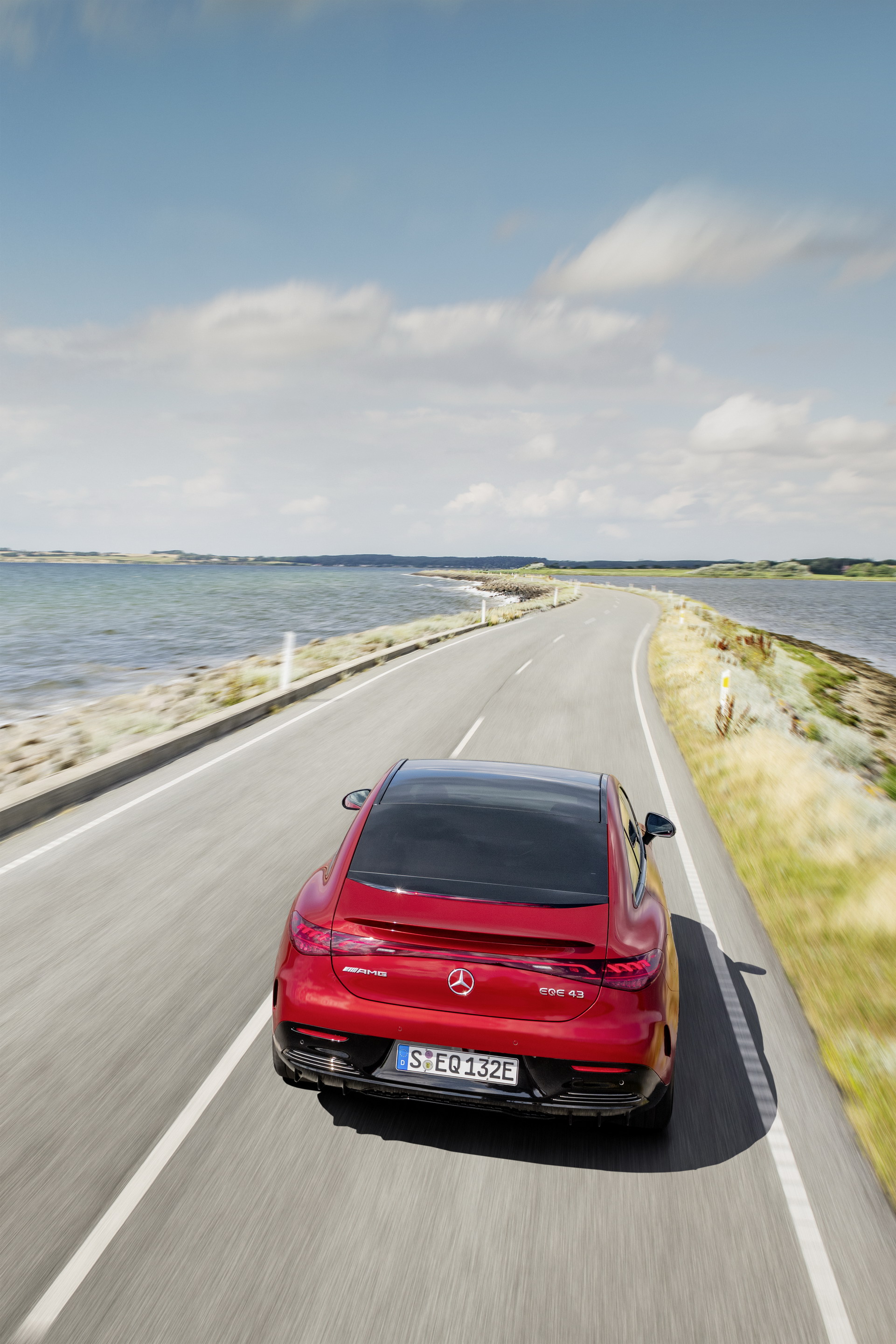 Download 2023 Mercedes-AMG EQE 43 4Matic - Rear HD Phone Wallpaper 1921x2881 #11