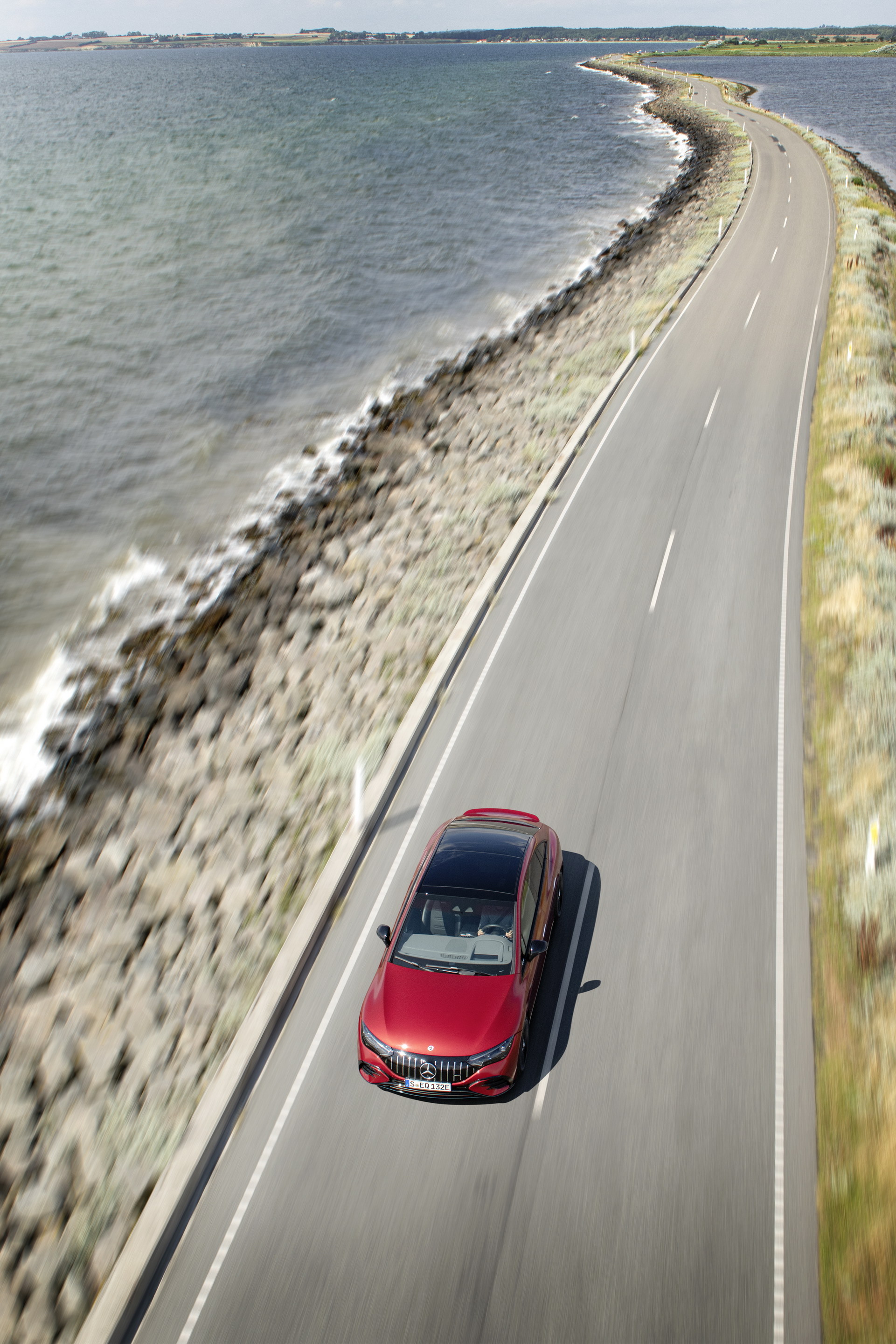 Download 2023 Mercedes-AMG EQE 43 4Matic - Top HD Phone Wallpaper 1921x2880 #13