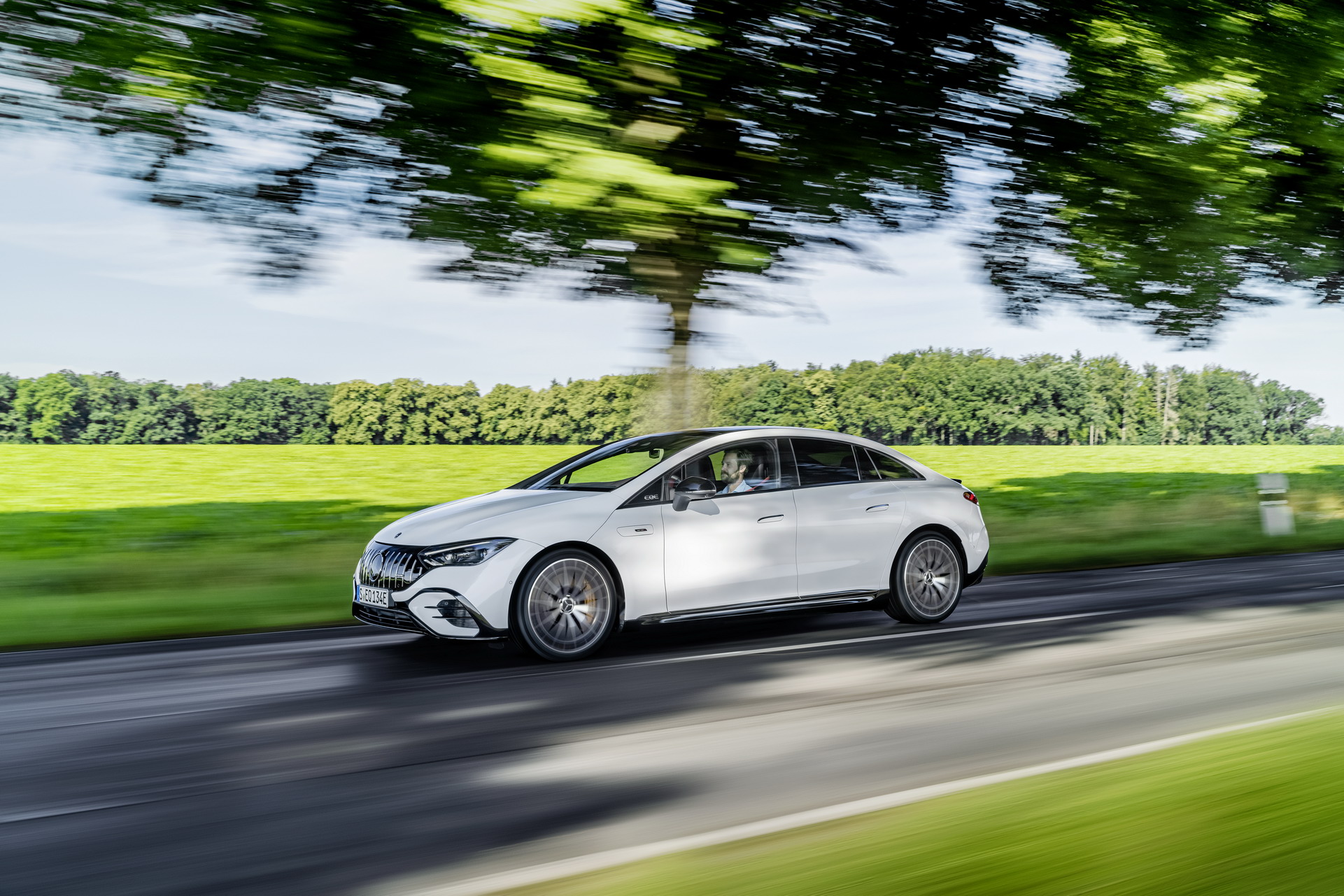 Download 2023 Mercedes-AMG EQE 53 4Matic+ - Front Three-Quarter HD Wallpaper 1921x1281 #142