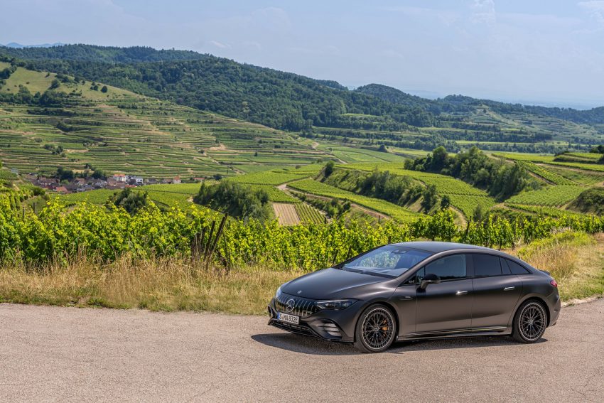 2023 Mercedes-AMG EQE 53 4Matic+ - Front Three-Quarter Wallpaper 850x567 #21