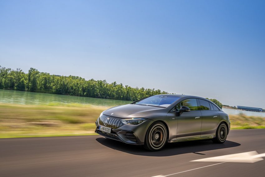 2023 Mercedes-AMG EQE 53 4Matic+ - Front Three-Quarter Wallpaper 850x567 #11