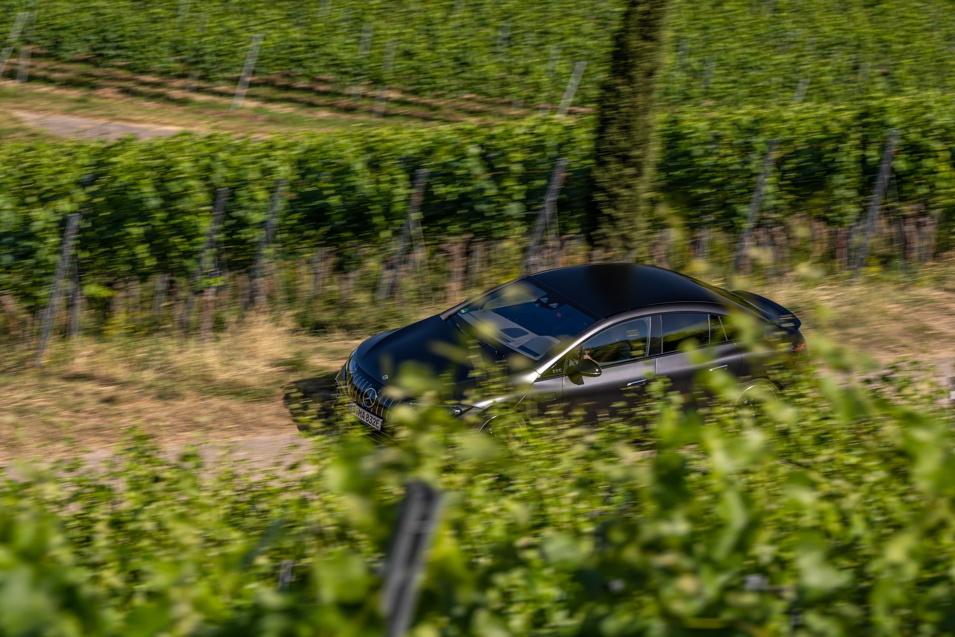 Download 2023 Mercedes-AMG EQE 53 4Matic+ - Front Three-Quarter HD Wallpaper 1920x1280 #22