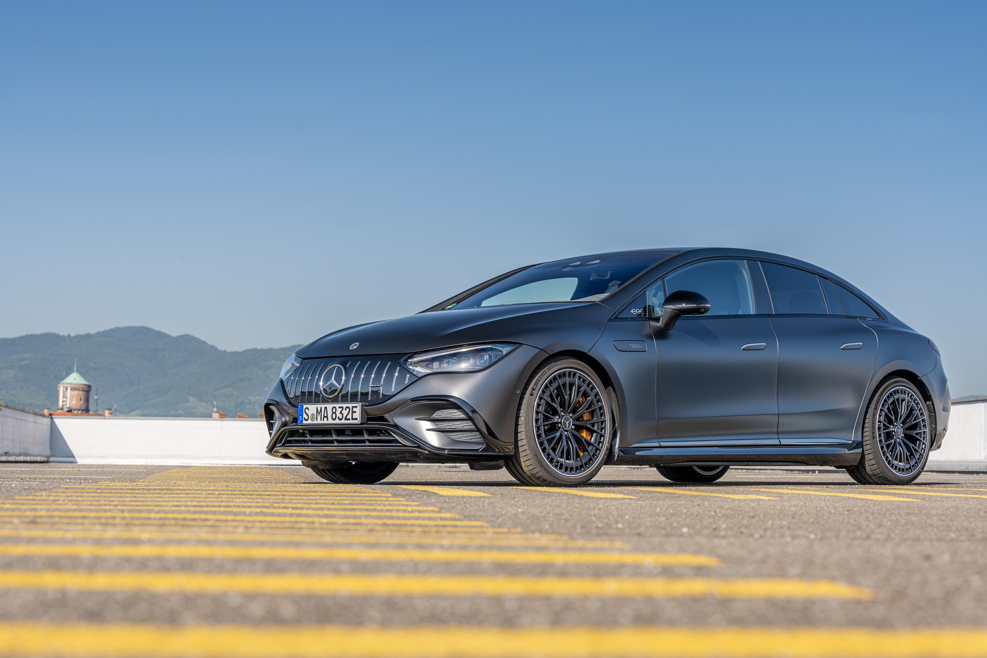 Download 2023 Mercedes-AMG EQE 53 4Matic+ - Front Three-Quarter HD Wallpaper 1920x1280 #2