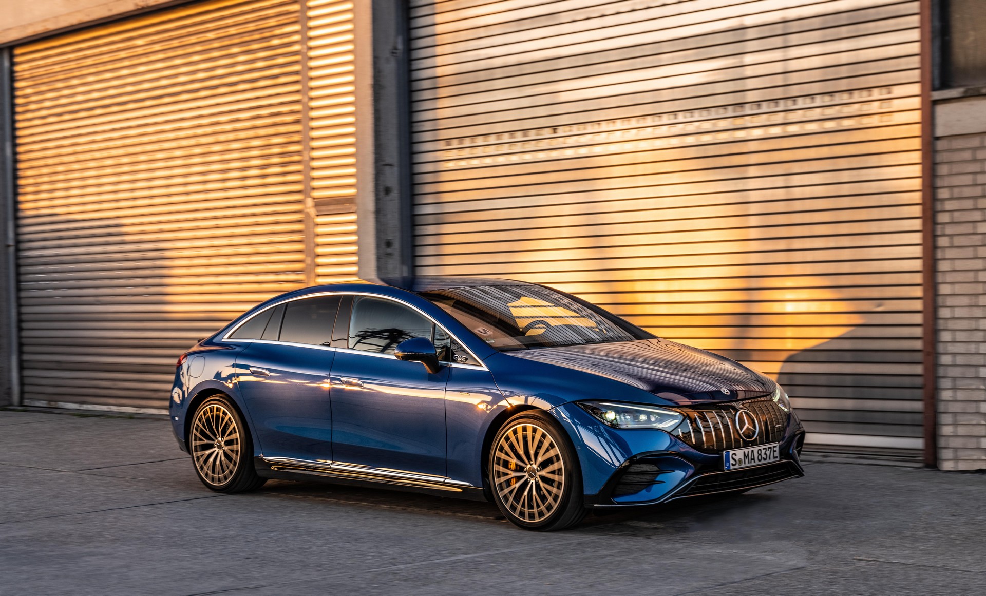 Download 2023 Mercedes-AMG EQE 53 4Matic+ - Front Three-Quarter HD Wallpaper 1920x1161 #100