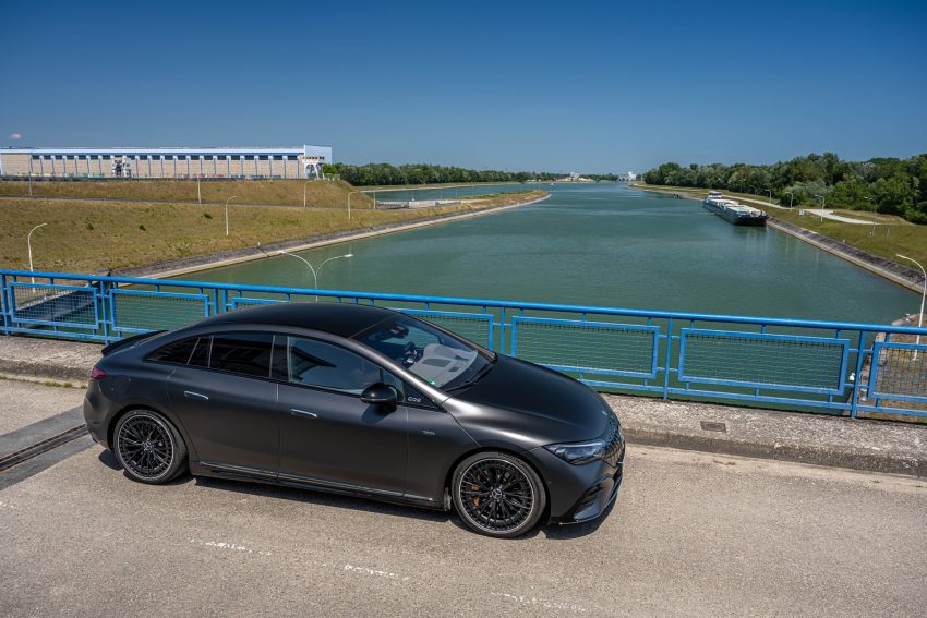 2023 Mercedes-AMG EQE 53 4Matic+ - Front Three-Quarter Wallpaper 850x567 #26