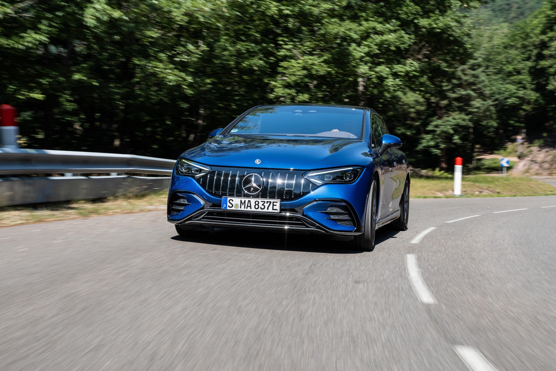 Download 2023 Mercedes-AMG EQE 53 4Matic+ - Front HD Wallpaper 1920x1280 #78