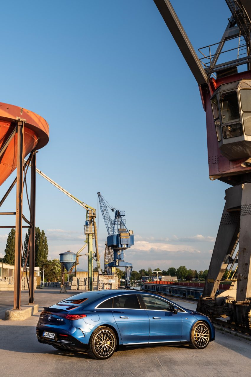 2023 Mercedes-AMG EQE 53 4Matic+ - Rear Three-Quarter Phone Wallpaper 850x1275 #101