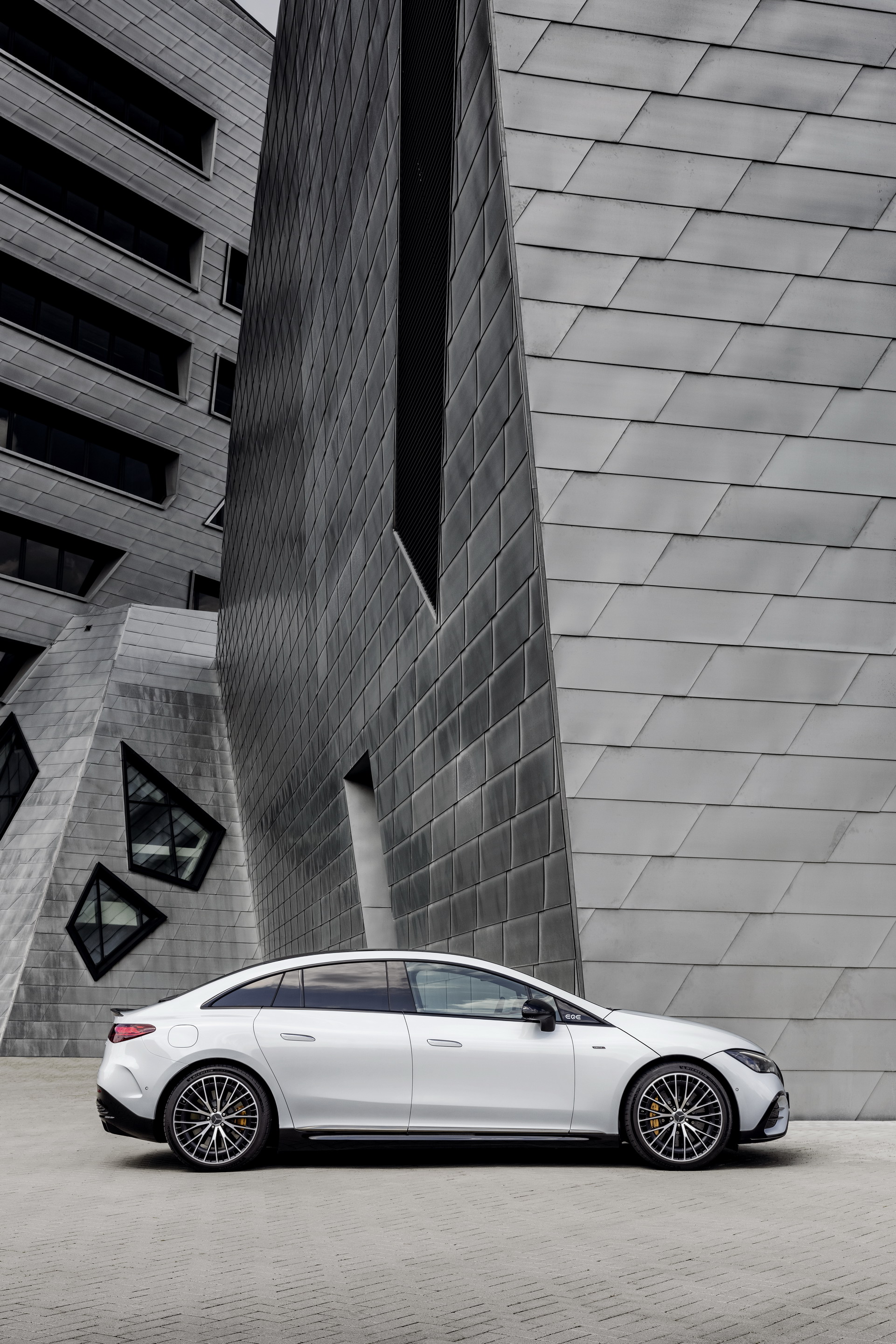 Download 2023 Mercedes-AMG EQE 53 4Matic+ - Side HD Phone Wallpaper 1921x2880 #162