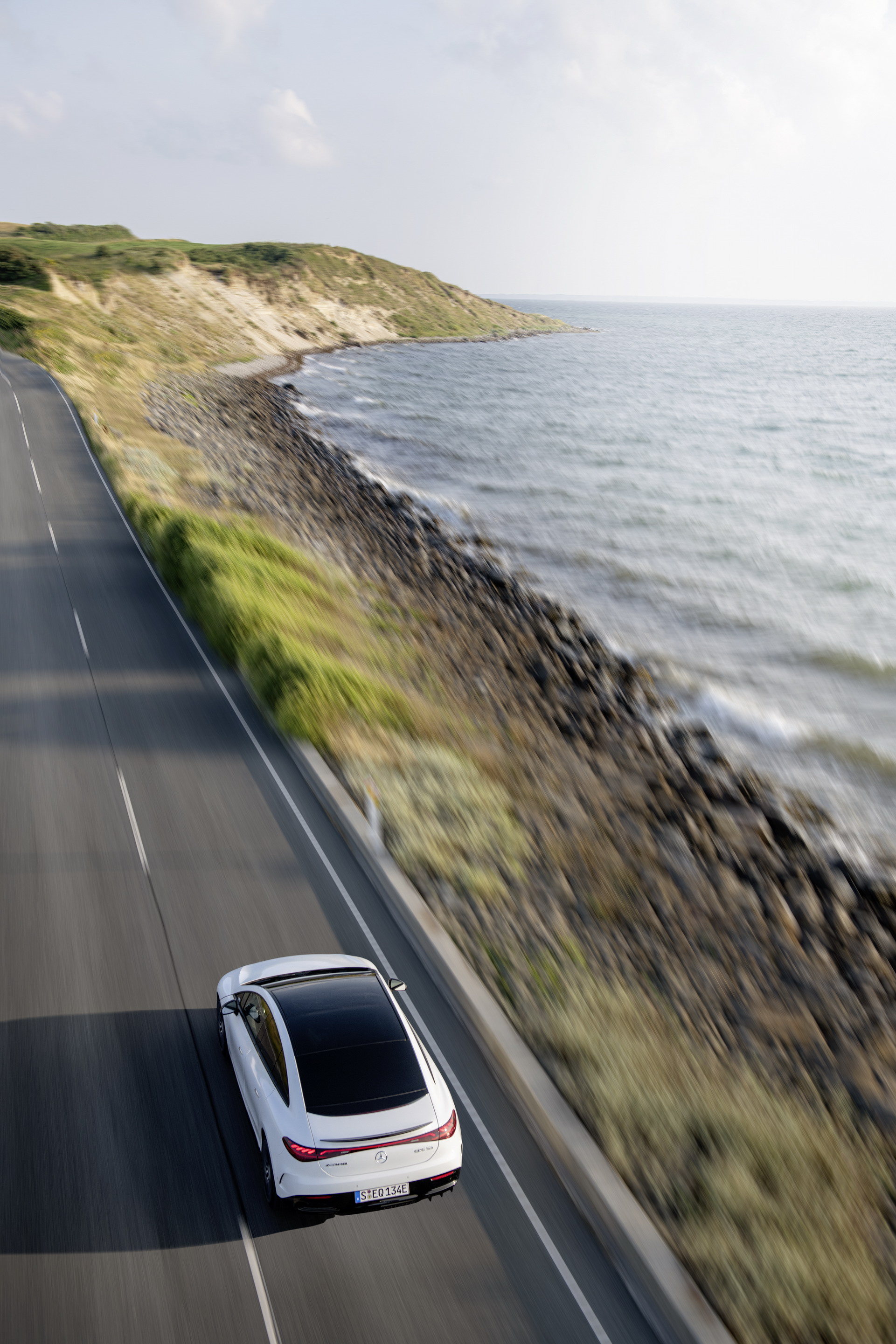 Download 2023 Mercedes-AMG EQE 53 4Matic+ - Top HD Phone Wallpaper 1921x2882 #150